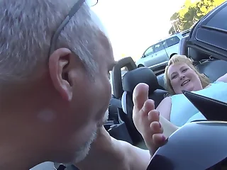 Blonde Plumper gets perfect limbs sucked with automobile